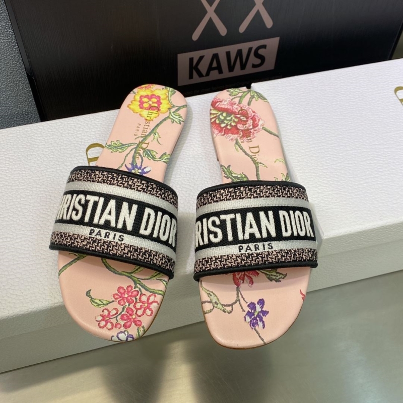 ch**an D*or slippers